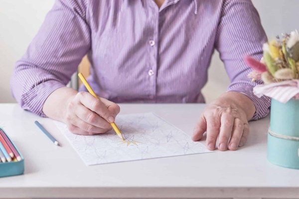 Coloriages pour adulte thématiques : voyagez depuis votre salon